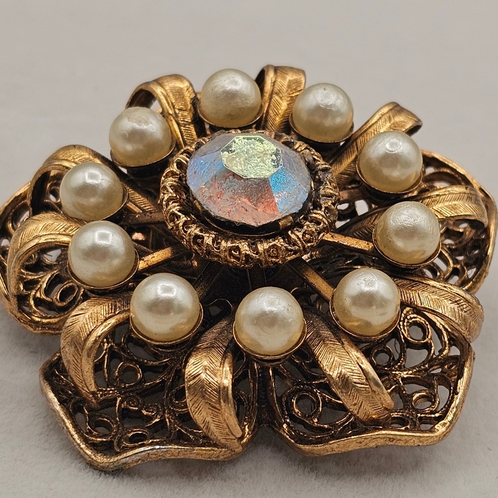 Vintage Floral Rhinestone Cluster Brooch Gold Tone Faux Pearl & AB Steampunk Pin - Picture 8 of 10